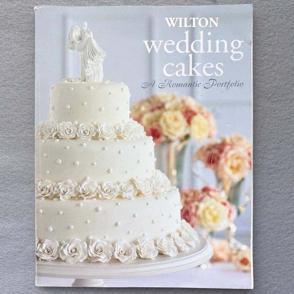 Vintage 2002 Wilton Book Wedding Cakes: A Romantic Portfolio Wedding Cake